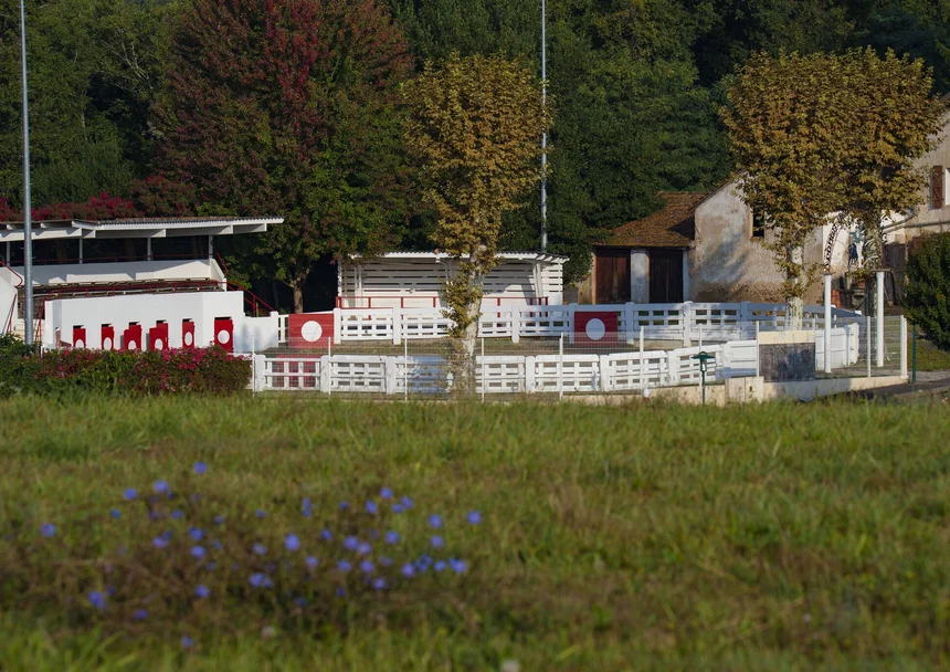 Arènes de Mouscardès
