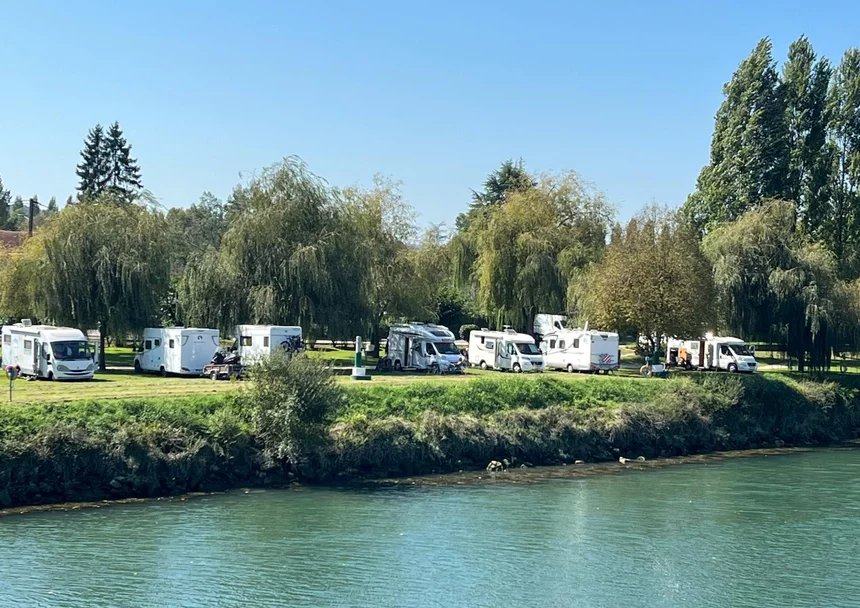 Aire de camping car des Gaves
